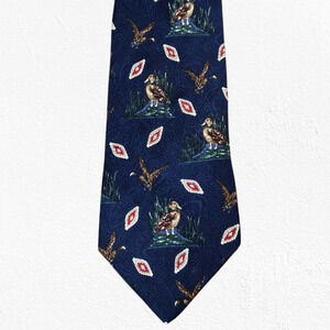 80s Vintage Hunt Club Navy Blue Red Duck Motifs USA Made Italian Silk Tie 4 x 59